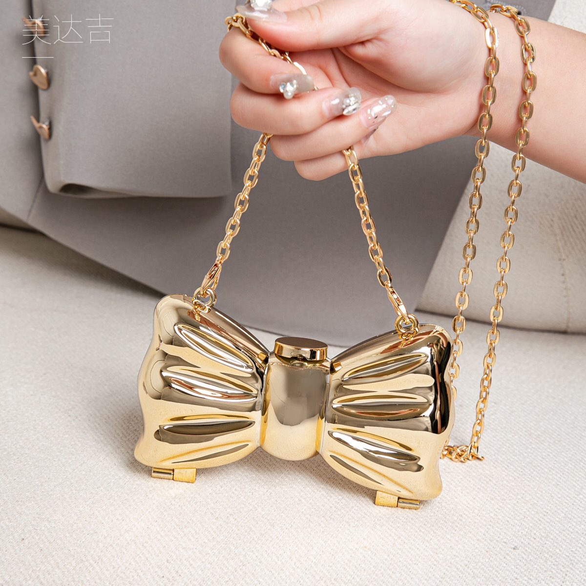 Glossy Gold Metal Bow Shaped M - Luxury Bags Cute 评论和价格